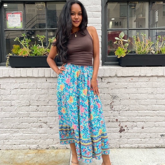 Beautiful Simple fun boho midi skirt - Picture 3 of 5
